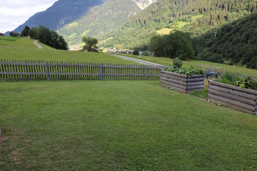 Ferienwohnung Fuer 5 Personen In Cumpadials, Inmitten Der Surselva Sumvitg Exterior foto